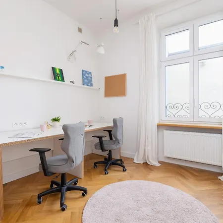 Апартаменты Apartament Rodzinny W Centrum Krakowa By Renters Краков