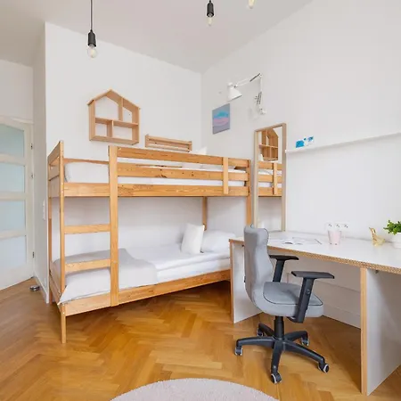 Apartament Rodzinny W Centrum Krakowa By Renters Apartamento *